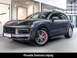 Quarzitgraumetallic Gebraucht 2024 Porsche Cayenne S SUV | 97.800 €