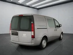 Silber Neu 2024 Hyundai Staria Van | 35.449 €