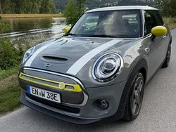 Grau Gebraucht 2020 Mini Cooper SE Kleinwagen | 19.500 € (Teuer)