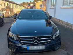 Blau Gebraucht 2016 Mercedes E200 AMG Limousine | 28.999 €