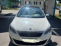 Weiß Gebraucht 2015 Peugeot 308 Active Limousine | 5.500 € (Fairer Preis)