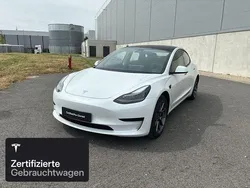 Weiß Gebraucht 2021 Tesla Model 3 Limousine | 24.700 € (Fairer Preis)
