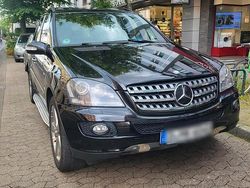 Schwarz Gebraucht 2008 Mercedes ML55 AMG SUV | 13.500 €