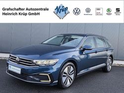 Blau Gebraucht 2022 VW Passat GTE Kombi | 17.880 € (Guter Preis)