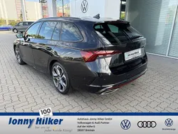 Schwarz Gebraucht 2022 Skoda Octavia RS Kombi | 31.490 € (Etwas zu teuer)