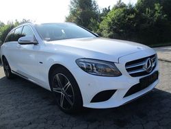 Weiß Gebraucht 2021 Mercedes C300e Avantgarde Limousine | 17.999 €