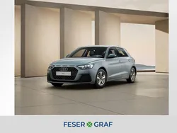 Distriktgrün metallic Neu 2025 Audi A1 Sportback Kleinwagen | 25.490 € (Superpreis)