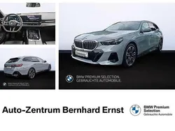 M brooklyn grau metallic Gebraucht 2024 BMW 520 M Sport Kombi | 54.380 € (Guter Preis)