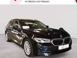Saphirschwarz metallic Gebraucht 2021 BMW 530e Sport Line Kombi | 24.590 € (Fairer Preis)