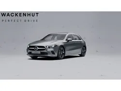 Grau Gebraucht 2020 Mercedes A180 Business Limousine | 24.900 € (Fairer Preis)