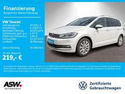 Oryxweiß perlmutteffekt Gebraucht 2024 VW Touran Highline Van / Kleinbus | 36.460 € (Fairer Preis)