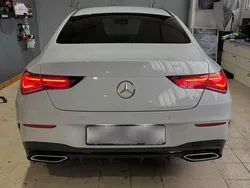 Weiß Gebraucht 2020 Mercedes CLA250 AMG line Limousine | 31.800 €