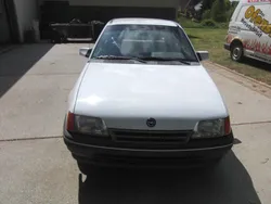 Weiß Gebraucht 1990 Opel Kadett Coupé | 5.900 €