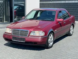 Rot Gebraucht 1994 Mercedes C200 Limousine | 1.400 €