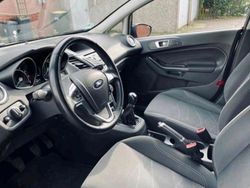 Blau Gebraucht 2016 Ford Fiesta Kleinwagen | 6.590 €