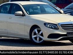 Hellelfenbein Gebraucht 2020 Mercedes E200 Avantgarde Limousine | 19.999 €