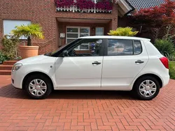 Weiß Gebraucht 2009 Skoda Fabia Limousine | 2.499 € (Guter Preis)