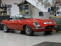 Rot Gebraucht 1963 Jaguar E-Type Cabrio | 129.950 €
