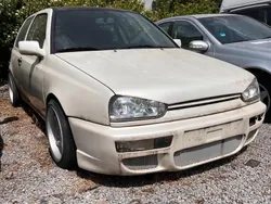Weiß Gebraucht 1992 VW Golf III Kleinwagen | 900 €