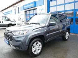Grau Gebraucht 2022 Lada niva SUV | 18.690 € (Fairer Preis)