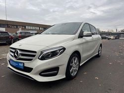 Weiß Gebraucht 2018 Mercedes 200 Limousine | 10.790 € (Guter Preis)
