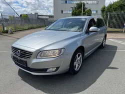 Silber Gebraucht 2015 Volvo V70 Kombi | 12.490 € (Fairer Preis)