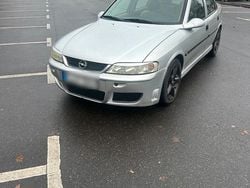Silber Gebraucht 1999 Opel Vectra Limousine | 1.900 € (Fairer Preis)