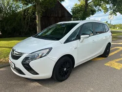 Weiß Gebraucht 2013 Opel Zafira Tourer Active Van / Kleinbus | 6.499 € (Superpreis)