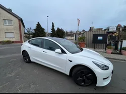 Weiß Gebraucht 2022 Tesla Model 3 Limousine | 25.989 € (Guter Preis)