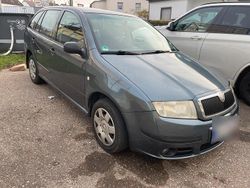 Grau Gebraucht 2006 Skoda Fabia Kombi | 1.800 € (Fairer Preis)