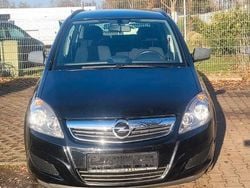 Schwarz Gebraucht 2010 Opel Zafira Family Van / Kleinbus | 4.500 € (Etwas zu teuer)