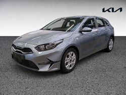 Silber Gebraucht 2024 Kia Ceed Vision Kleinwagen | 22.400 € (Guter Preis)