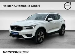 Weiß Gebraucht 2020 Volvo XC40 Momentum SUV | 24.990 € (Fairer Preis)