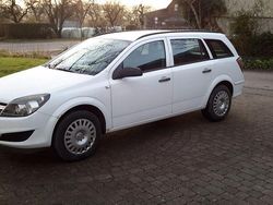 Weiß Gebraucht 2009 Opel Astra Selection Kombi | 1.750 € (Fairer Preis)