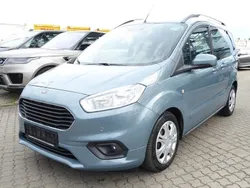 Blau Gebraucht 2019 Ford Tourneo Courier Titanium Van / Kleinbus | 9.480 € (Guter Preis)