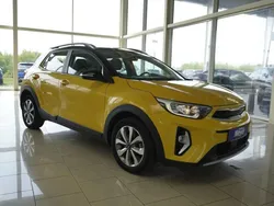 Gelb Gebraucht 2023 Kia Stonic SUV | 16.600 € (Fairer Preis)