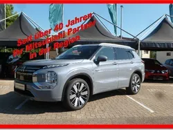 Mondsteingrau Gebraucht 2025 Mitsubishi Outlander P-HEV Top SUV | 55.490 € (Guter Preis)