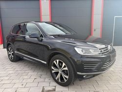Blau Gebraucht 2017 VW Touareg R-line SUV | 25.900 € (Fairer Preis)