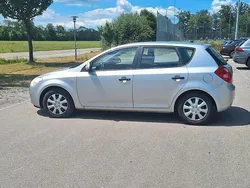 Grau Gebraucht 2009 Kia Ceed Limousine | 3.500 € (Fairer Preis)
