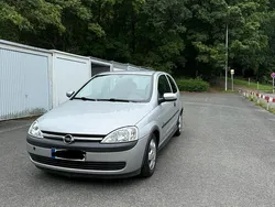Grau Gebraucht 2002 Opel Corsa Kleinwagen | 1.390 € (Fairer Preis)