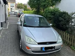 Silber Gebraucht 2000 Ford Focus Coupé | 2.000 € (Etwas zu teuer)