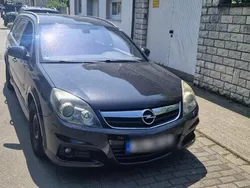 Schwarz Gebraucht 2006 Opel Vectra OPC Kombi | 2.800 €