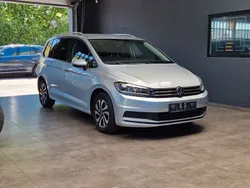 Reflexsilber metallic Gebraucht 2023 VW Touran Active Van / Kleinbus | 22.999 € (Fairer Preis)