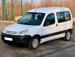 Weiß Gebraucht 2009 Citroën Berlingo Van / Kleinbus | 1.980 € (Superpreis)