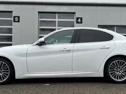 Weiß Gebraucht 2022 Alfa Romeo Giulia Sprint Sprint Coupé | 21.900 €