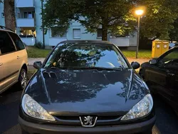 Schwarz Gebraucht 2004 Peugeot 206 Kleinwagen | 1.500 €