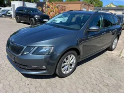 Grau Gebraucht 2020 Skoda Octavia Kombi | 10.999 € (Guter Preis)