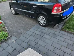 Schwarz Gebraucht 2009 Opel Zafira Van / Kleinbus | 1.300 € (Superpreis)