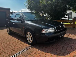 Schwarz Gebraucht 2000 Skoda Octavia Kombi | 550 € (Guter Preis)