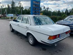 Weiß Gebraucht 1978 Mercedes E280 Limousine | 13.000 €